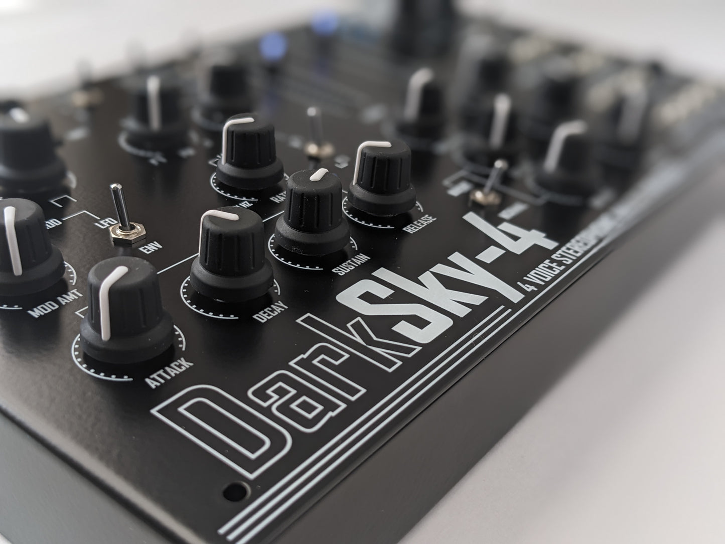 DarkSky-4 Stereophonic Synthesizer